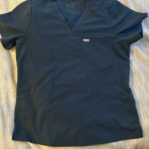 FIGS Catarina Women’s 1-pocket Scrub Top